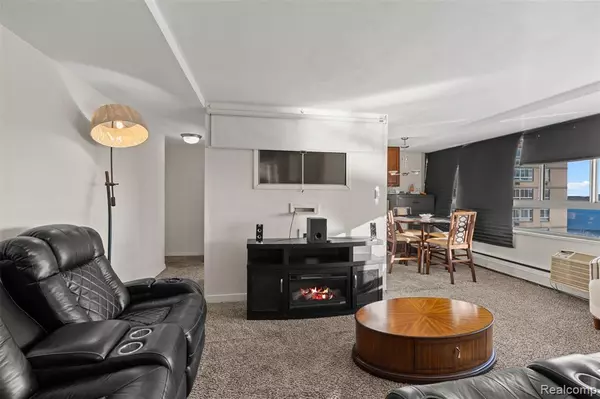 Detroit, MI 48214,8900 E Jefferson Avenue