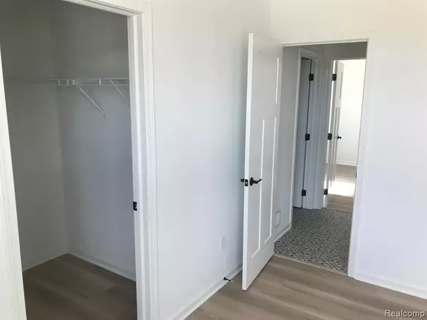 Almont, MI 48003,5605 Fir Court