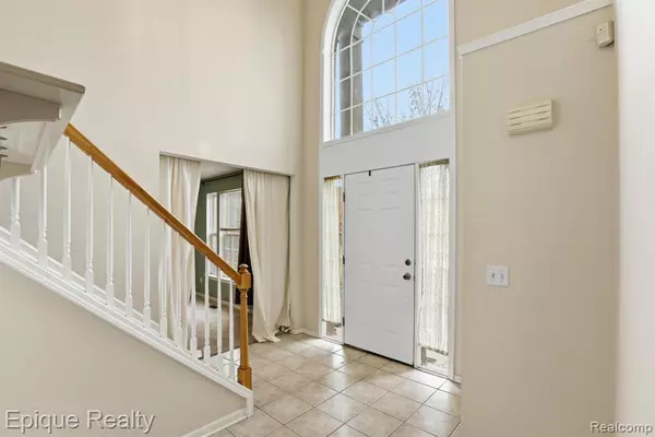 Pontiac, MI 48340,755 Lacosta Court