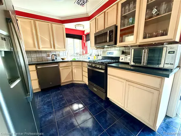 Eastpointe, MI 48021,16766 Sprenger Avenue