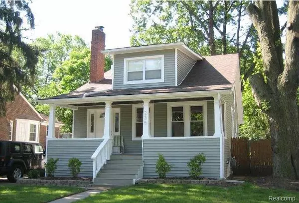 Fenton, MI 48220,235 W Cambourne Street