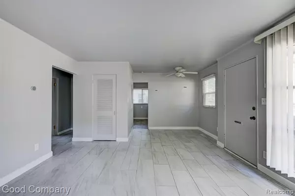 Oak Park, MI 48237,10631 Saratoga Street