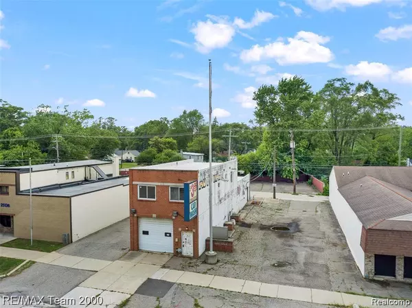 Redford, MI 48239,25120 5 Mile Road