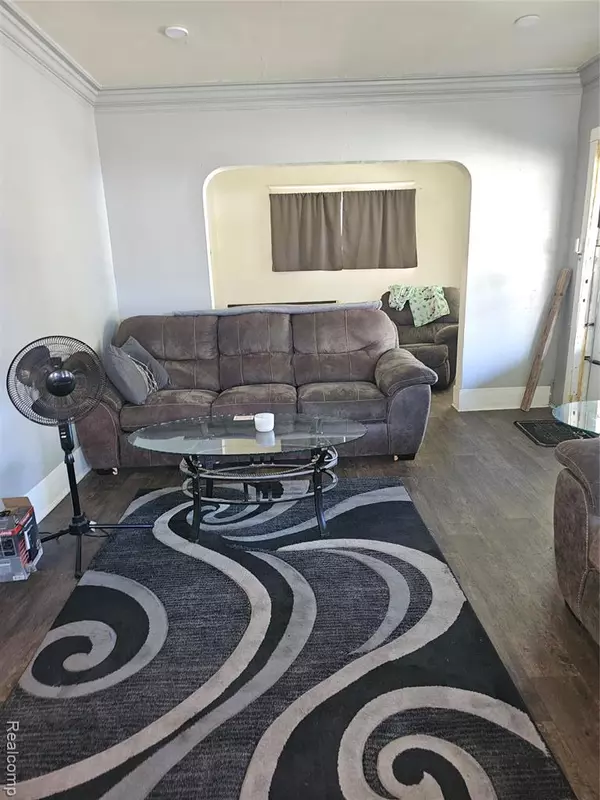 Flint, MI 48505,115 W Baker Street