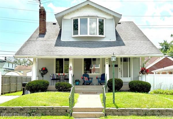 355 Poplar Street, Wyandotte, MI 48192