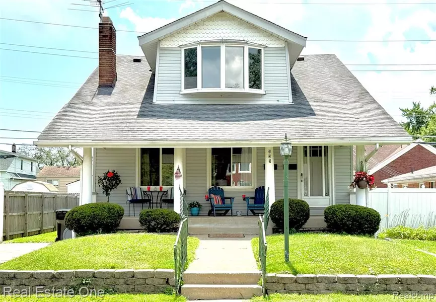 355 Poplar Street, Wyandotte, MI 48192