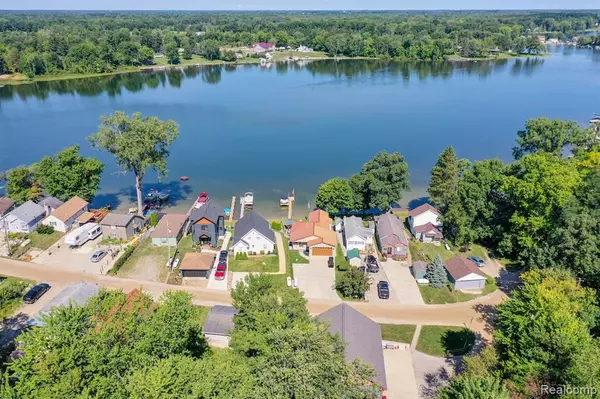 Byron, MI 48418,11036 Charles Drive