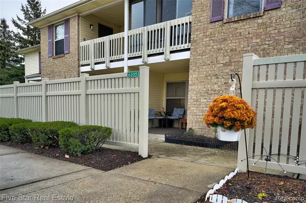 South Lyon, MI 48178,61051 Greenwood Drive