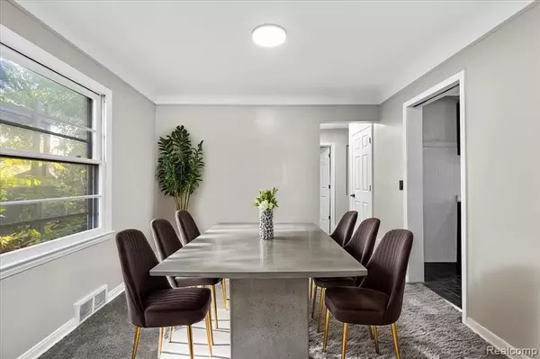 Detroit, MI 48213,11856 Kilbourne Street