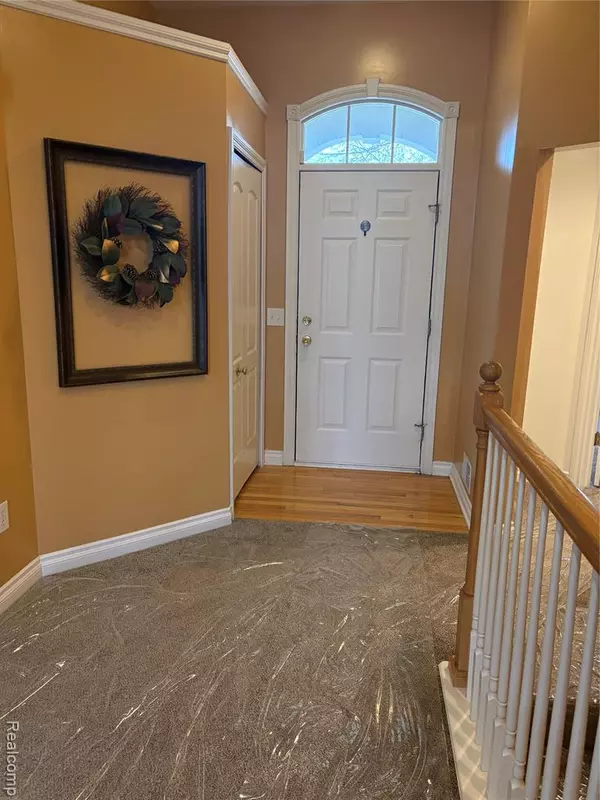 Burton, MI 48509,1167 Creekside Court