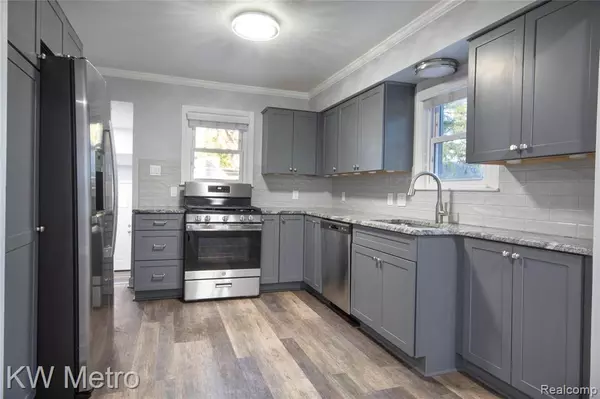 Saint Clair Shores, MI 48080,22101 Ridgeway Street