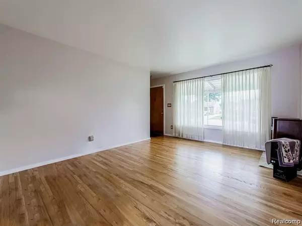 Westland, MI 48186,32508 Avondale Street