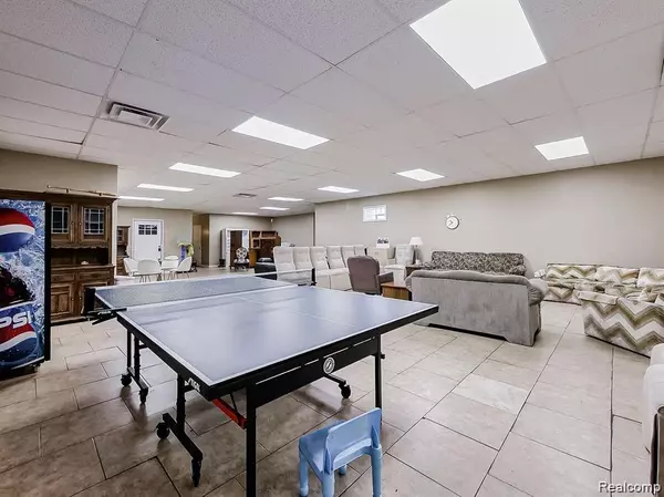 Detroit, MI 48227,15735 SCHAEFER