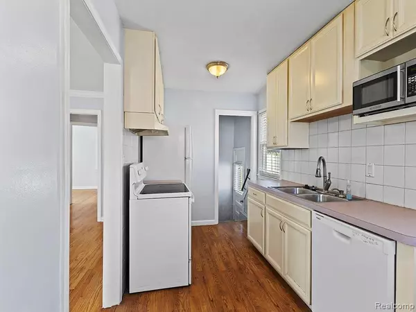 Dearborn, MI 48124,22341 Nowlin Street