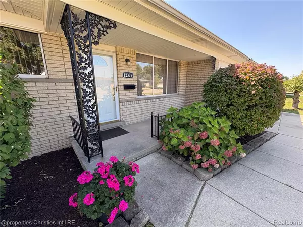 Sterling Heights, MI 48312,12376 CANTERBURY Drive