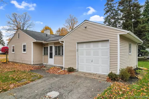 Howell, MI 48843,704 W Brooks Street