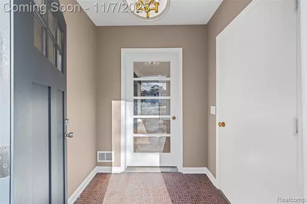 Detroit, MI 48203,17240 Pontchartrain Boulevard