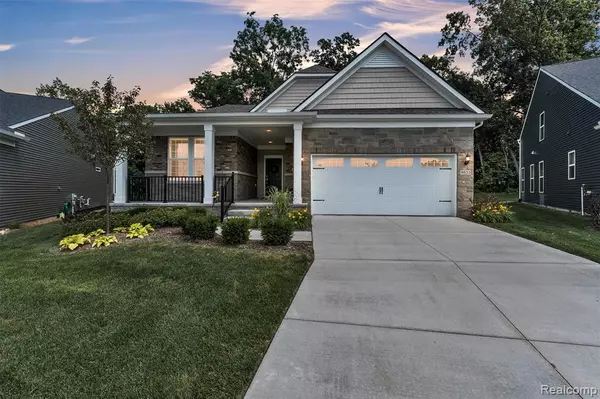 4633 CRESTWAY Drive, Brighton, MI 48116