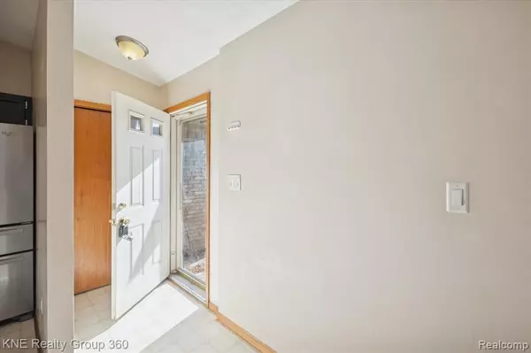 Warren, MI 48091,26943 Villa Calabrese Road