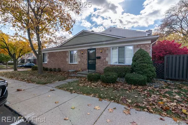 Royal Oak, MI 48073,4909 Coventry Street