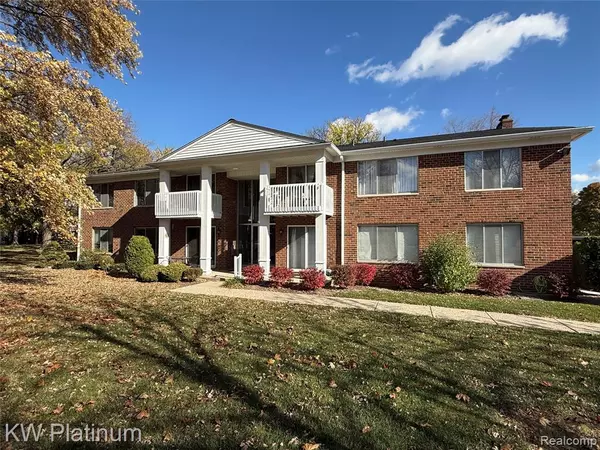 Clinton Twp, MI 48038,16870 EDLOYTOM Way