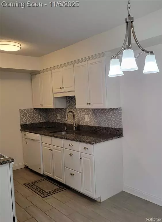 Grosse Ile, MI 48138,24111 Meridian N Road