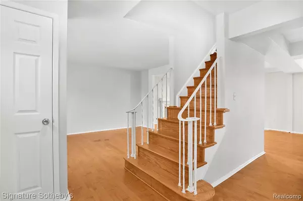 Troy, MI 48085,2584 Coral Drive