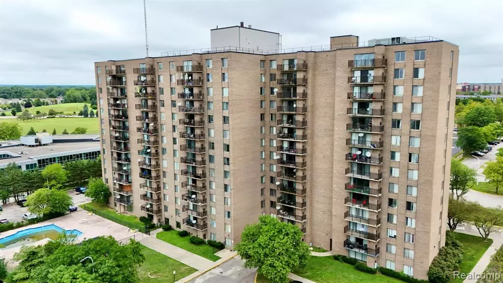 16400 N PARK DR, Southfield, MI 48075