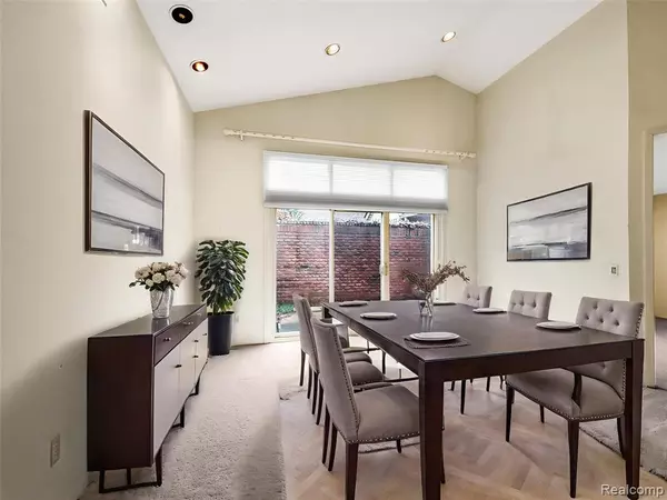 West Bloomfield, MI,6953 Pebble Park Circle