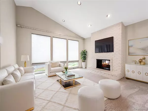 West Bloomfield, MI,6953 Pebble Park Circle