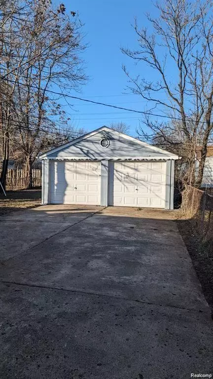 Dearborn Heights, MI 48125,25054 Colgate Street