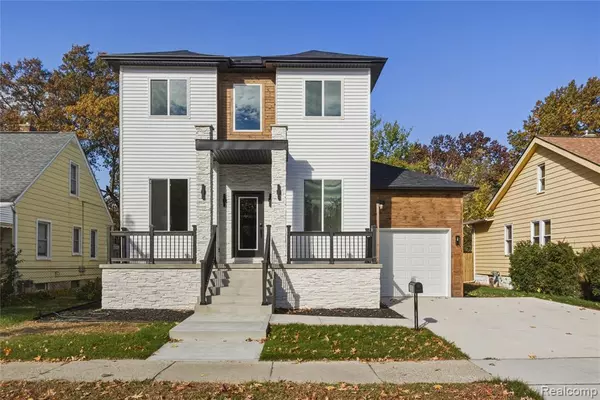 1668 Albany Street, Fenton, MI 48220