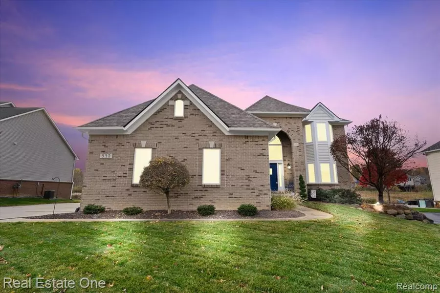 539 Olivia Drive, Milford, MI 48381