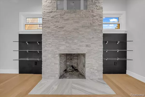 Detroit, MI 48202,446 King Street