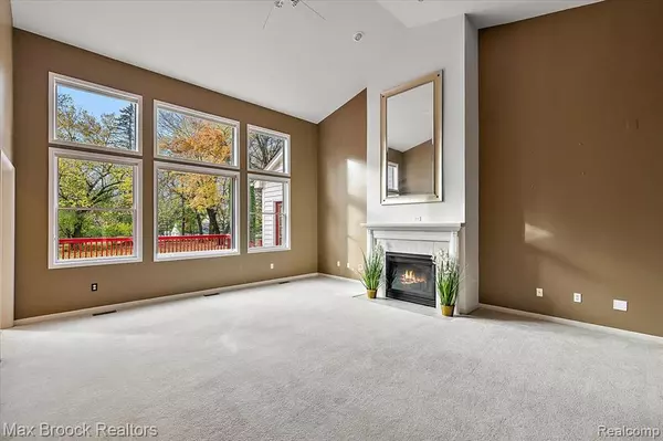 Farmington Hills, MI 48336,23451 Sans Souci Street