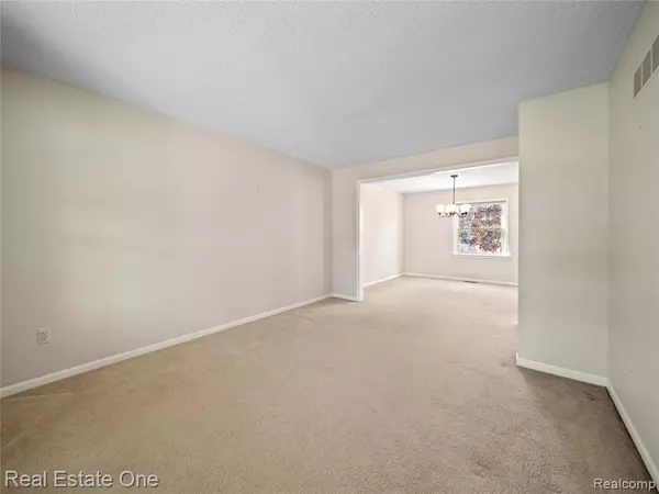 Brighton, MI 48114,4798 Kenicott Trail