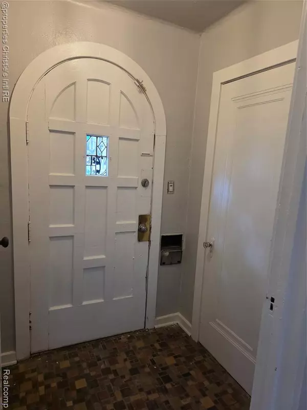 Detroit, MI 48224,16924 Chandler Park Drive