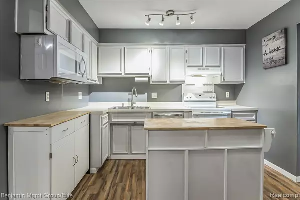 South Lyon, MI 48178,115 Wellington Drive