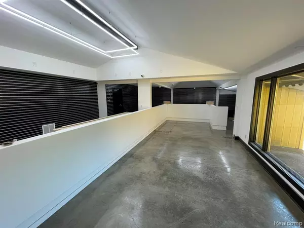 New Buffalo, MI 49117,19169 Us Highway 12