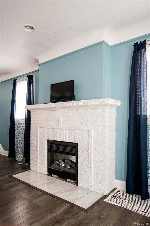 Detroit, MI 48224,5527 Buckingham Avenue