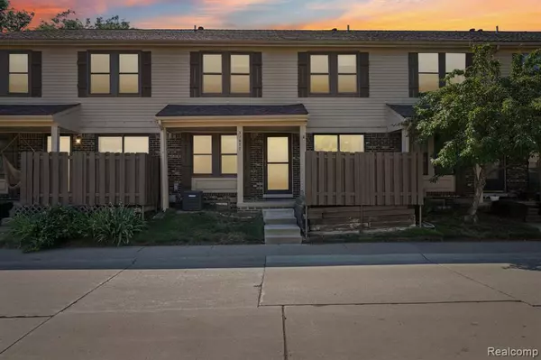 31477 Bear Creek Boulevard, Warren, MI 48093