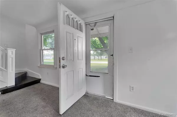 Redford, MI 48239,11748 Leverne