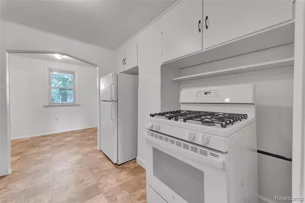 Redford, MI 48239,11748 Leverne