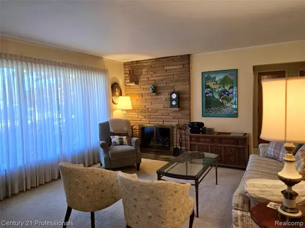 Redford, MI 48239,13933 Garfield