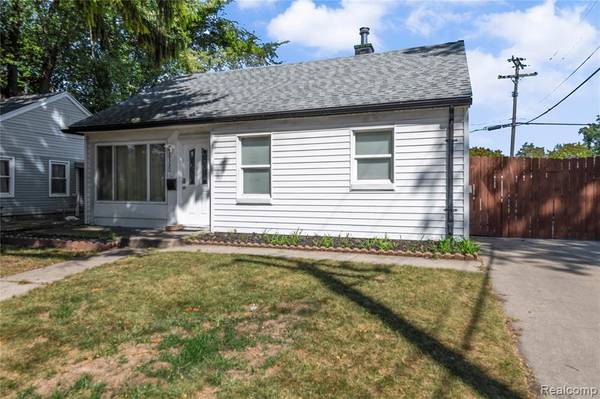 10320 Troy Street, Oak Park, MI 48237