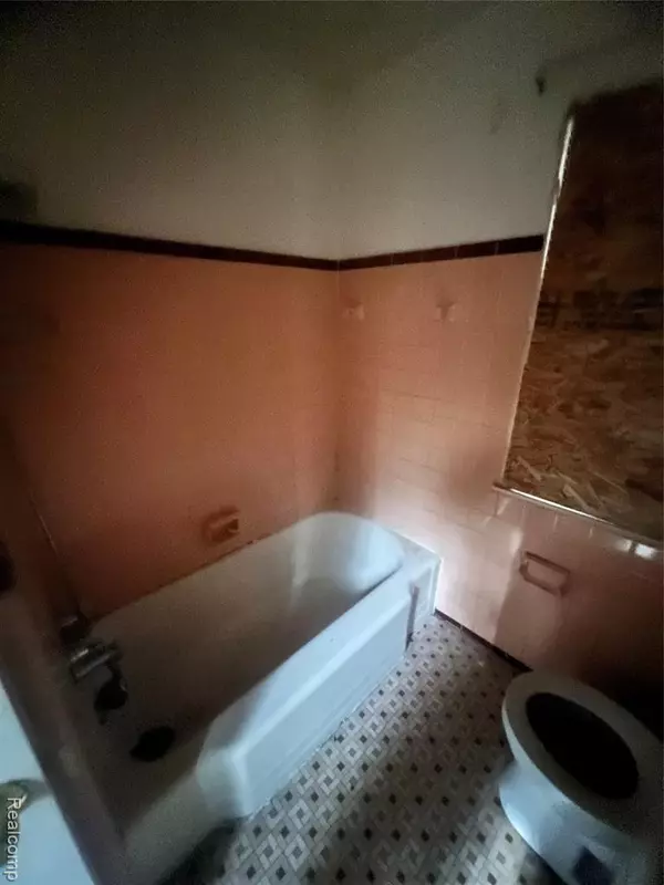 Detroit, MI 48235,16866 Harlow Street