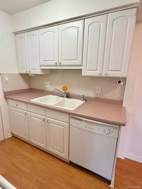 Trenton, MI 48183,3911 Fort Street