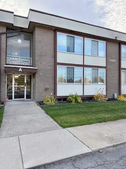 Trenton, MI 48183,3901 Fort Street