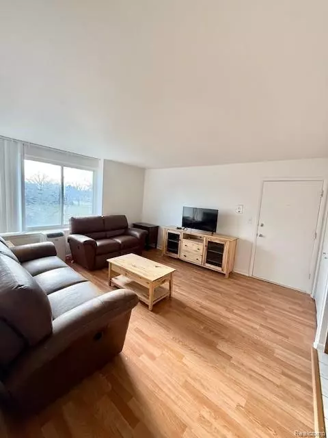 Trenton, MI 48183,3901 Fort Street