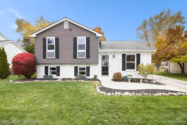 2638 Calais Drive, Lake Orion, MI